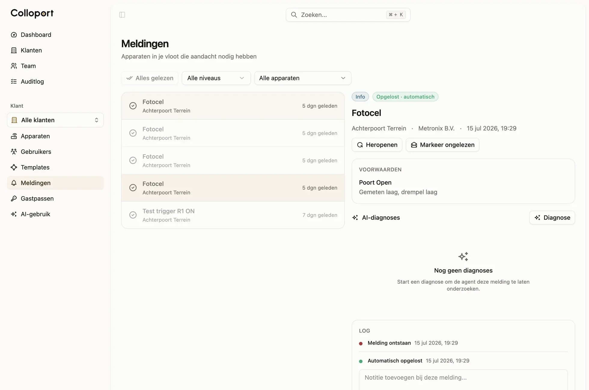De meldingen-inbox van de Colloport-console: meldingen per apparaat, voorwaarden, AI-diagnose en een volledig logboek.